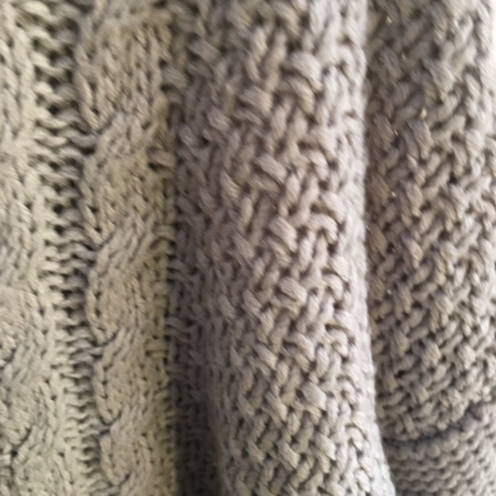 ❗️SOLD ❗️EURO Vero Moda Cable Knit Sweater - Picture 4 of 7